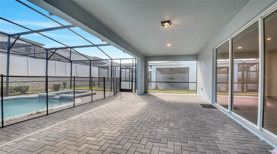 DAVENPORT, Florida 33897, 8 Bedrooms Bedrooms, ,6 BathroomsBathrooms,Residential,For Sale,LAVENDER,0,MFRS5136574