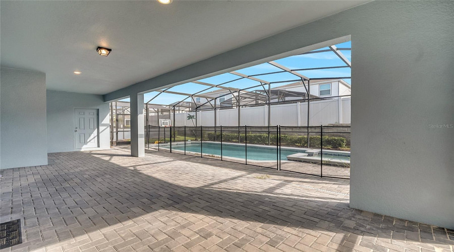 DAVENPORT, Florida 33897, 8 Bedrooms Bedrooms, ,6 BathroomsBathrooms,Residential,For Sale,LAVENDER,0,MFRS5136574