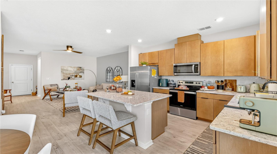 KISSIMMEE, Florida 34747, 3 Bedrooms Bedrooms, ,2 BathroomsBathrooms,Residential,For Sale,LAKESHORE BREEZE,0,MFRO6352984