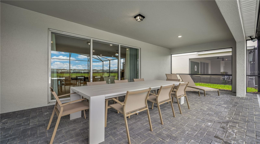 DAVENPORT, Florida 33897, 9 Bedrooms Bedrooms, ,8 BathroomsBathrooms,Residential,For Sale,MAHALO,0,MFRO6344944