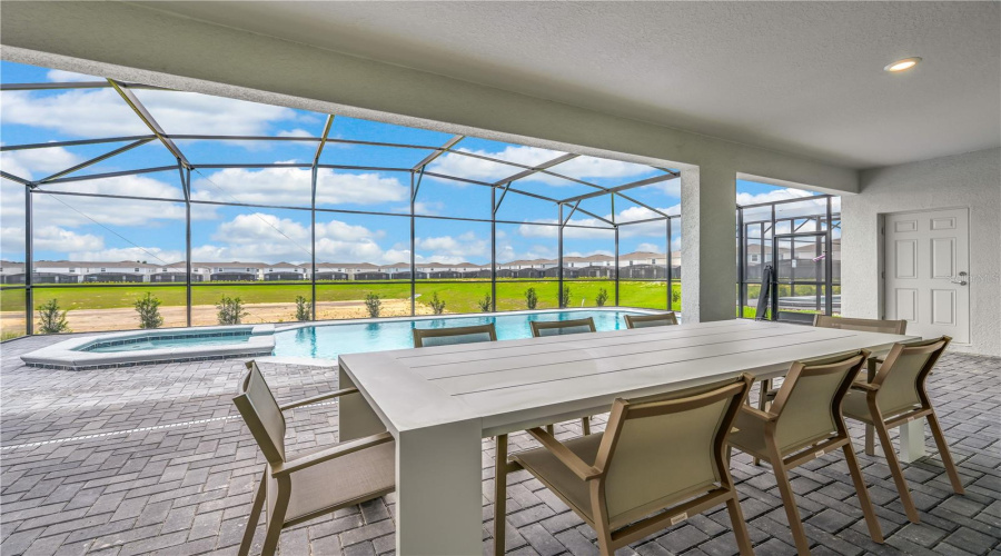 DAVENPORT, Florida 33897, 9 Bedrooms Bedrooms, ,8 BathroomsBathrooms,Residential,For Sale,MAHALO,0,MFRO6344944