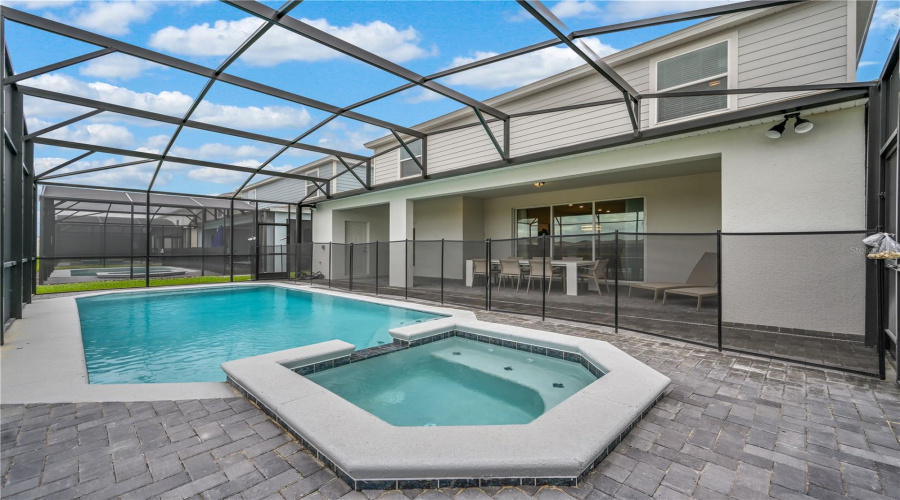DAVENPORT, Florida 33897, 9 Bedrooms Bedrooms, ,8 BathroomsBathrooms,Residential,For Sale,MAHALO,0,MFRO6344944