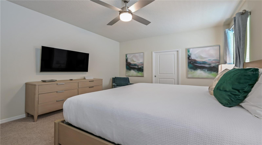 DAVENPORT, Florida 33897, 9 Bedrooms Bedrooms, ,8 BathroomsBathrooms,Residential,For Sale,MAHALO,0,MFRO6344944