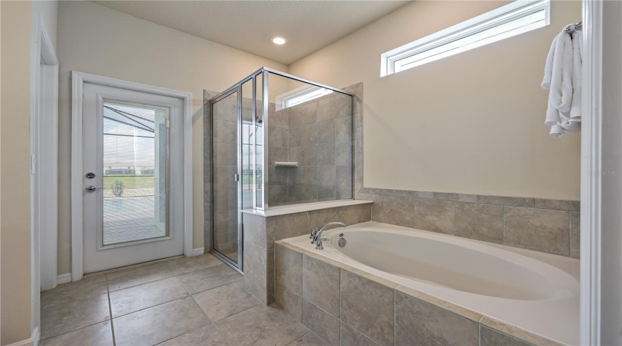 DAVENPORT, Florida 33897, 9 Bedrooms Bedrooms, ,8 BathroomsBathrooms,Residential,For Sale,MAHALO,0,MFRO6344944