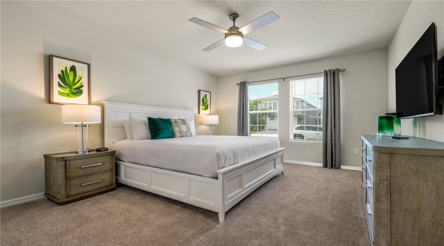 DAVENPORT, Florida 33897, 9 Bedrooms Bedrooms, ,8 BathroomsBathrooms,Residential,For Sale,MAHALO,0,MFRO6344944