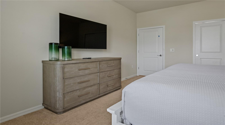 DAVENPORT, Florida 33897, 9 Bedrooms Bedrooms, ,8 BathroomsBathrooms,Residential,For Sale,MAHALO,0,MFRO6344944