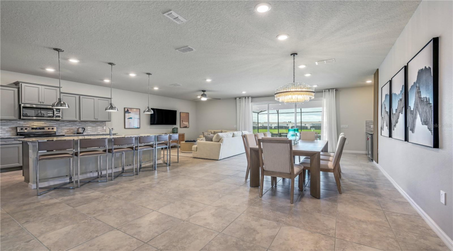 DAVENPORT, Florida 33897, 9 Bedrooms Bedrooms, ,8 BathroomsBathrooms,Residential,For Sale,MAHALO,0,MFRO6344944