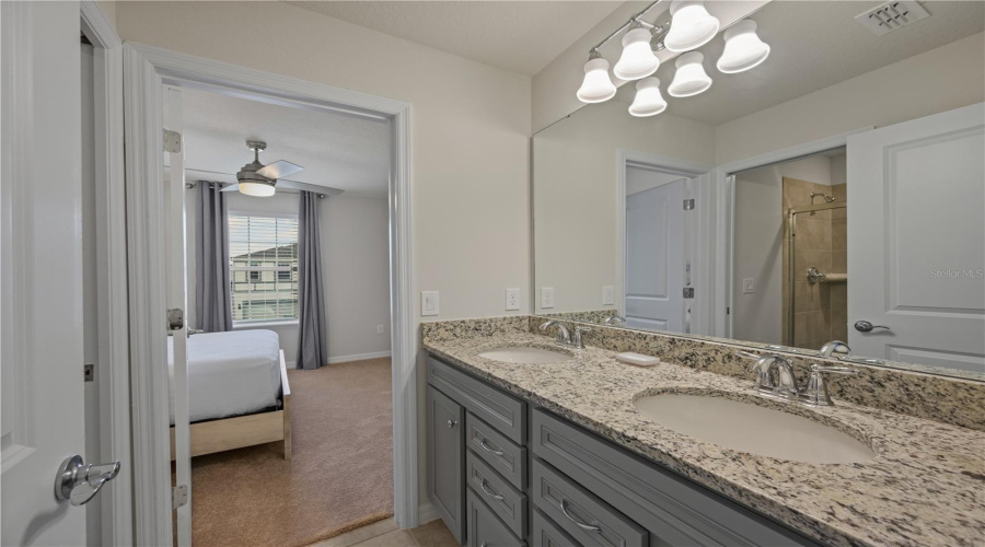 DAVENPORT, Florida 33897, 9 Bedrooms Bedrooms, ,8 BathroomsBathrooms,Residential,For Sale,MAHALO,0,MFRO6344944