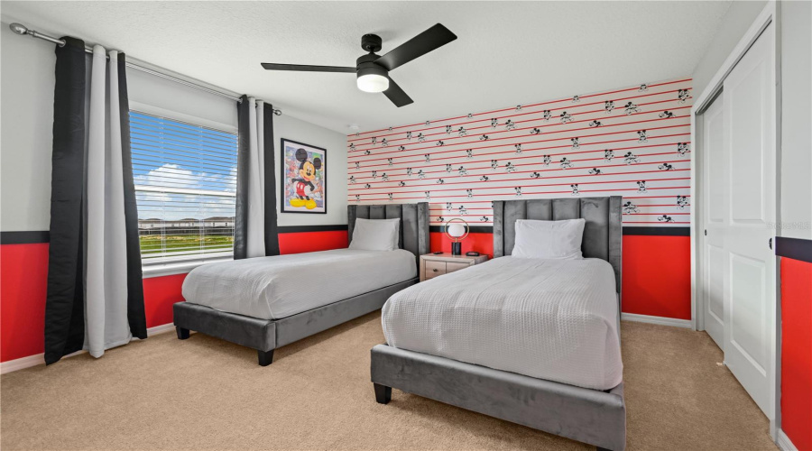 DAVENPORT, Florida 33897, 9 Bedrooms Bedrooms, ,8 BathroomsBathrooms,Residential,For Sale,MAHALO,0,MFRO6344944