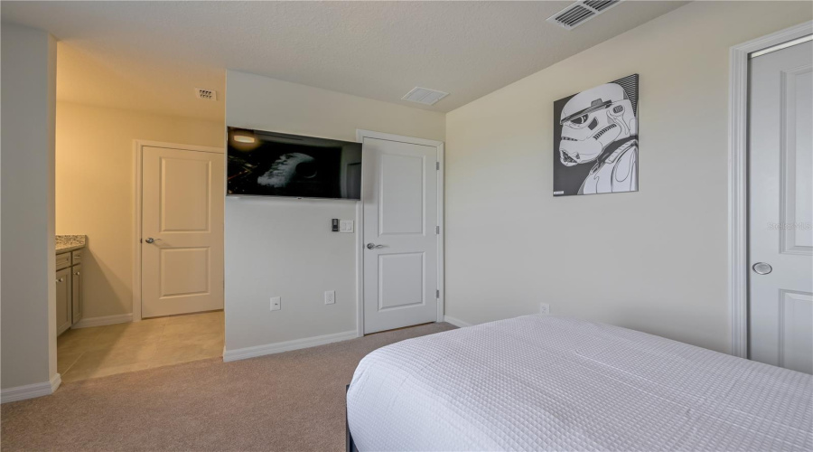 DAVENPORT, Florida 33897, 9 Bedrooms Bedrooms, ,8 BathroomsBathrooms,Residential,For Sale,MAHALO,0,MFRO6344944
