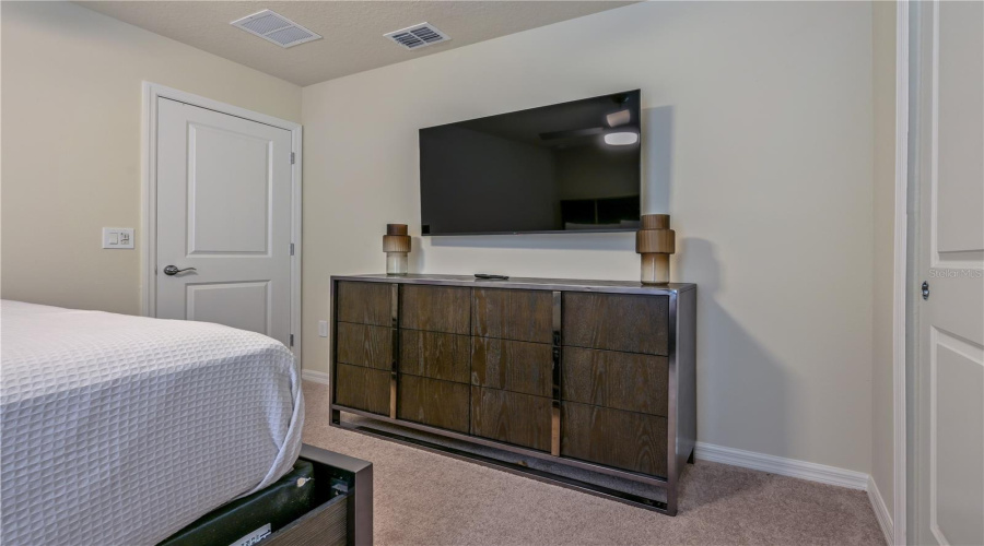 DAVENPORT, Florida 33897, 9 Bedrooms Bedrooms, ,8 BathroomsBathrooms,Residential,For Sale,MAHALO,0,MFRO6344944