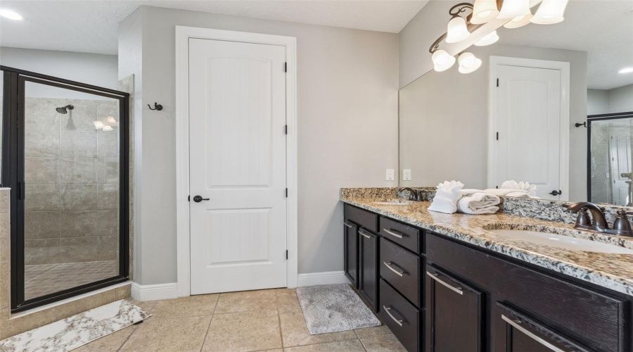 REUNION, Florida 34747, 5 Bedrooms Bedrooms, ,4 BathroomsBathrooms,Residential,For Sale,CASTLE PINES,0,MFRO6353020