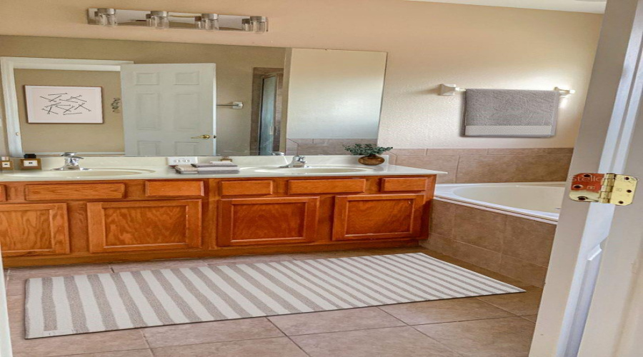 DAVENPORT, Florida 33837, 5 Bedrooms Bedrooms, ,5 BathroomsBathrooms,Residential,For Sale,ORANGE COSMOS,0,MFRO6345913