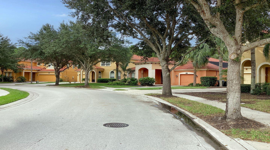 DAVENPORT, Florida 33837, 5 Bedrooms Bedrooms, ,5 BathroomsBathrooms,Residential,For Sale,ORANGE COSMOS,0,MFRO6345913