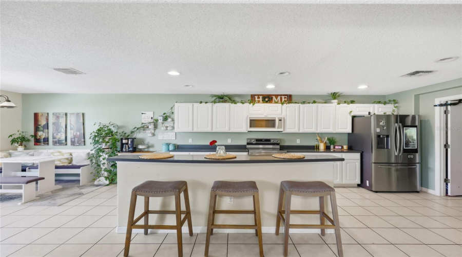 KISSIMMEE, Florida 34746, 5 Bedrooms Bedrooms, ,2 BathroomsBathrooms,Residential,For Sale,PHILADELPHIA CIR,0,MFRO6353329