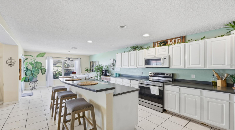 KISSIMMEE, Florida 34746, 5 Bedrooms Bedrooms, ,2 BathroomsBathrooms,Residential,For Sale,PHILADELPHIA CIR,0,MFRO6353329