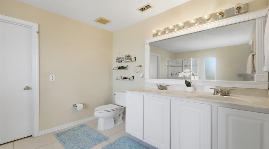 KISSIMMEE, Florida 34746, 5 Bedrooms Bedrooms, ,2 BathroomsBathrooms,Residential,For Sale,PHILADELPHIA CIR,0,MFRO6353329