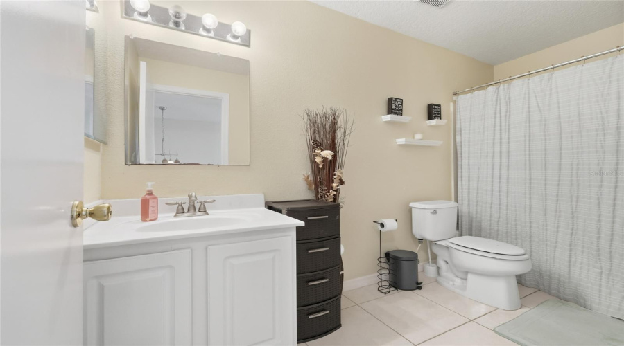 KISSIMMEE, Florida 34746, 5 Bedrooms Bedrooms, ,2 BathroomsBathrooms,Residential,For Sale,PHILADELPHIA CIR,0,MFRO6353329