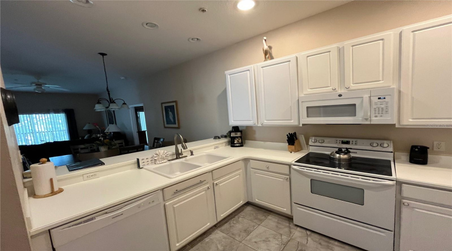 DAVENPORT, Florida 33897, 3 Bedrooms Bedrooms, ,2 BathroomsBathrooms,Residential,For Sale,LUCAYA,0,MFRO6352947