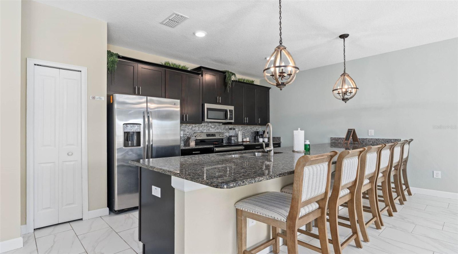 KISSIMMEE, Florida 34746, 4 Bedrooms Bedrooms, ,3 BathroomsBathrooms,Residential,For Sale,PEQUOD,0,MFRO6353361