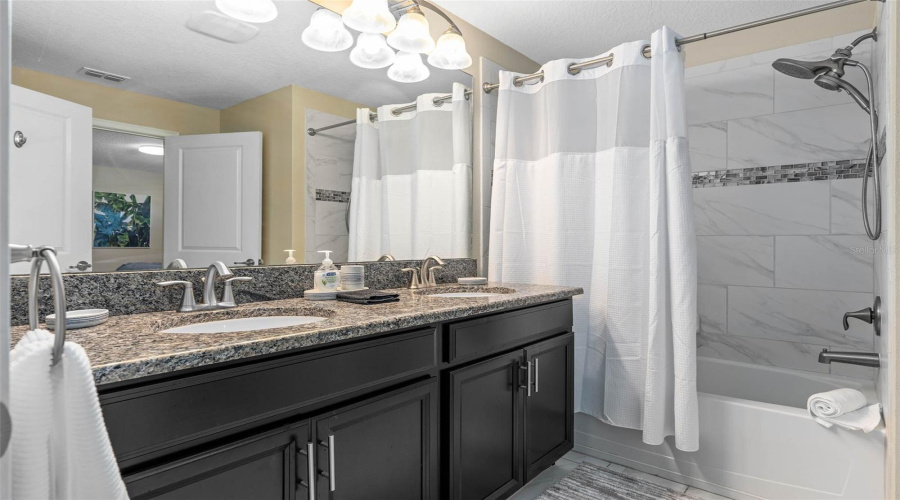 KISSIMMEE, Florida 34746, 4 Bedrooms Bedrooms, ,3 BathroomsBathrooms,Residential,For Sale,PEQUOD,0,MFRO6353361