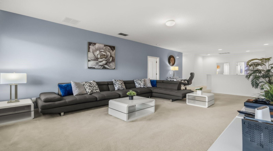 DAVENPORT, Florida 33837, 6 Bedrooms Bedrooms, ,5 BathroomsBathrooms,Residential,For Sale,OAKBOURNE,0,MFRO6349978