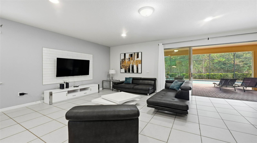 KISSIMMEE, Florida 34747, 8 Bedrooms Bedrooms, ,6 BathroomsBathrooms,Residential,For Sale,BENGAL,0,MFRO6353390