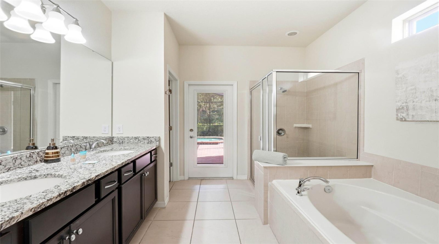 KISSIMMEE, Florida 34747, 8 Bedrooms Bedrooms, ,6 BathroomsBathrooms,Residential,For Sale,BENGAL,0,MFRO6353390