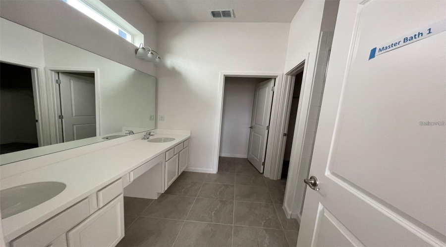 KISSIMMEE, Florida 34746, 12 Bedrooms Bedrooms, ,11 BathroomsBathrooms,Residential,For Sale,MARCELLO,0,MFRO6345598