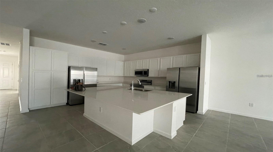 KISSIMMEE, Florida 34746, 12 Bedrooms Bedrooms, ,11 BathroomsBathrooms,Residential,For Sale,MARCELLO,0,MFRO6345598