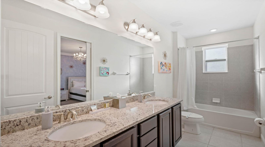 KISSIMMEE, Florida 34747, 5 Bedrooms Bedrooms, ,4 BathroomsBathrooms,Residential,For Sale,SOUTHFIELD,0,MFRO6271952