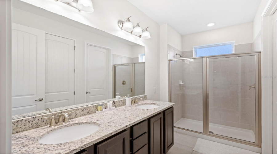 KISSIMMEE, Florida 34747, 5 Bedrooms Bedrooms, ,4 BathroomsBathrooms,Residential,For Sale,SOUTHFIELD,0,MFRO6271952