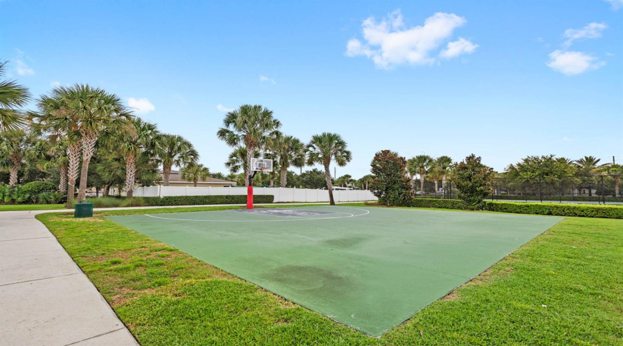 KISSIMMEE, Florida 34747, 5 Bedrooms Bedrooms, ,4 BathroomsBathrooms,Residential,For Sale,SOUTHFIELD,0,MFRO6271952