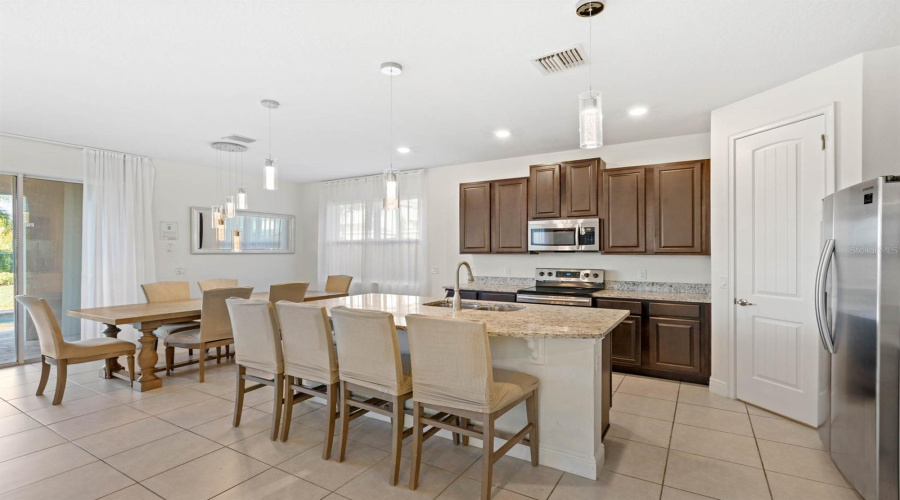 KISSIMMEE, Florida 34747, 5 Bedrooms Bedrooms, ,4 BathroomsBathrooms,Residential,For Sale,SOUTHFIELD,0,MFRO6271952
