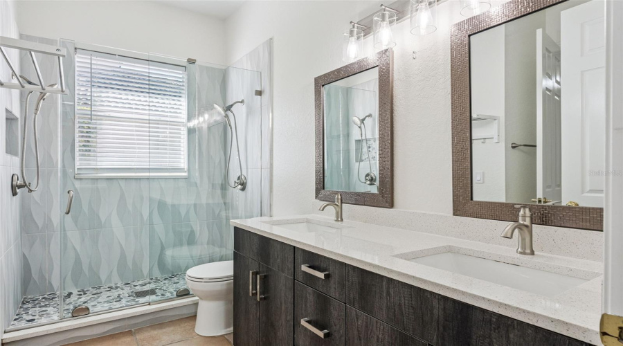 ORLANDO, Florida 32836, 5 Bedrooms Bedrooms, ,5 BathroomsBathrooms,Residential,For Sale,ELLIOTTS,0,MFRO6353532