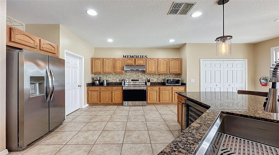 KISSIMMEE, Florida 34747, 8 Bedrooms Bedrooms, ,6 BathroomsBathrooms,Residential,For Sale,LA ISLA,0,MFRS5136843