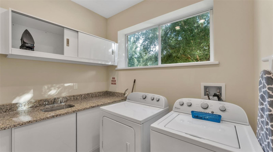 KISSIMMEE, Florida 34747, 4 Bedrooms Bedrooms, ,4 BathroomsBathrooms,Residential,For Sale,BRASILIA,0,MFRTB8439150