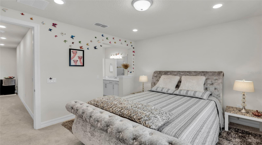 ORLANDO, Florida 32836, 6 Bedrooms Bedrooms, ,4 BathroomsBathrooms,Residential,For Sale,WANDERING,0,MFRO6353421