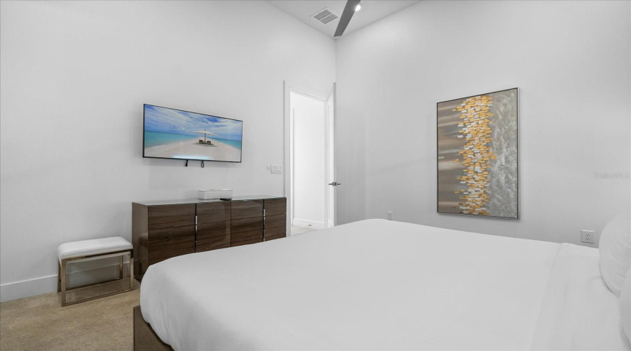 DAVENPORT, Florida 33837, 6 Bedrooms Bedrooms, ,4 BathroomsBathrooms,Residential,For Sale,OAK CREEK,0,MFRO6353317