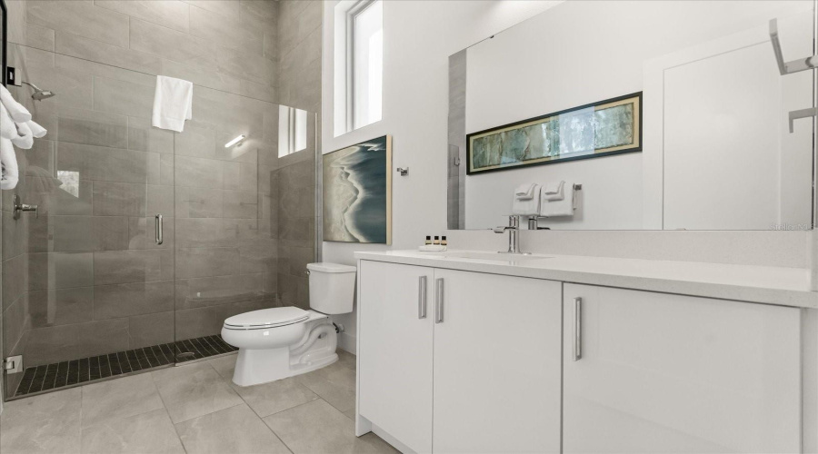 DAVENPORT, Florida 33837, 6 Bedrooms Bedrooms, ,4 BathroomsBathrooms,Residential,For Sale,OAK CREEK,0,MFRO6353317