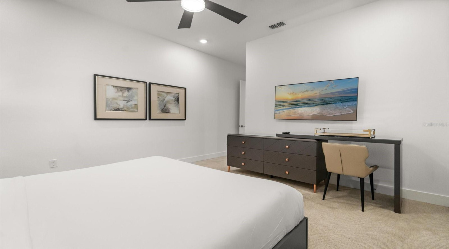 DAVENPORT, Florida 33837, 6 Bedrooms Bedrooms, ,4 BathroomsBathrooms,Residential,For Sale,OAK CREEK,0,MFRO6353317