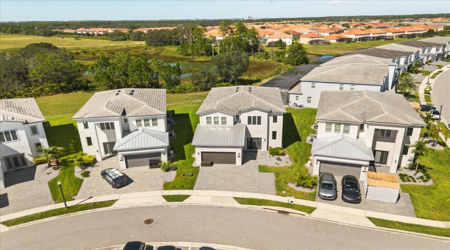 DAVENPORT, Florida 33837, 6 Bedrooms Bedrooms, ,4 BathroomsBathrooms,Residential,For Sale,OAK CREEK,0,MFRO6353317