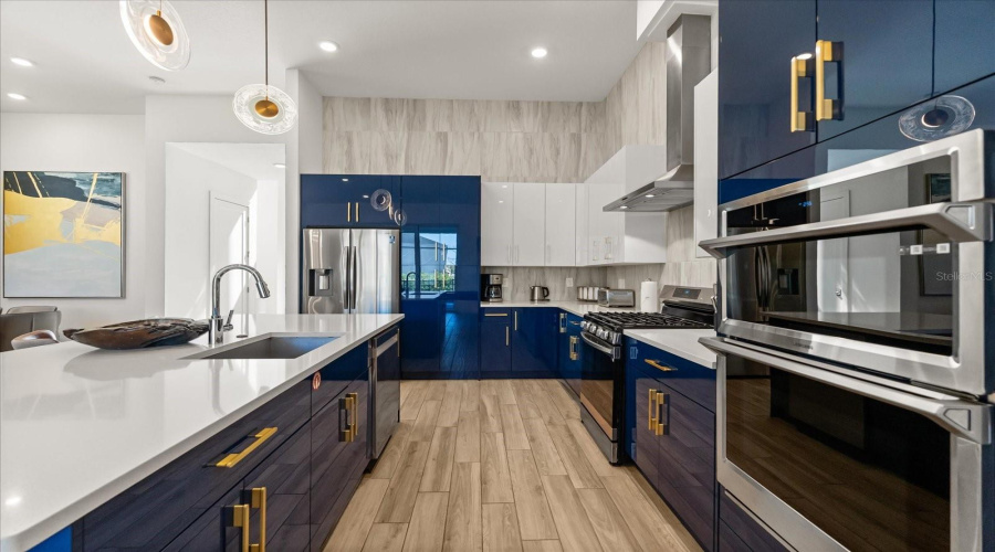 DAVENPORT, Florida 33837, 6 Bedrooms Bedrooms, ,4 BathroomsBathrooms,Residential,For Sale,OAK CREEK,0,MFRO6353317
