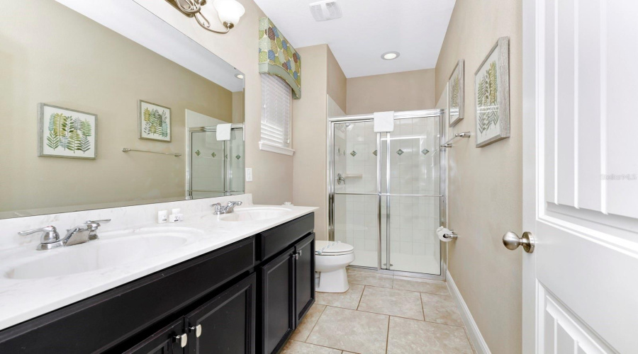 En-suite Bathroom