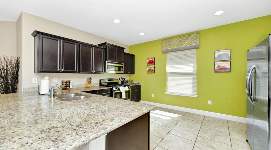 DAVENPORT, Florida 33837, 5 Bedrooms Bedrooms, ,5 BathroomsBathrooms,Residential,For Sale,ACORN,0,MFRS5126450