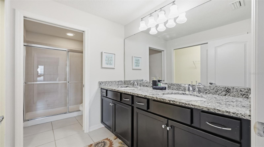 KISSIMMEE, Florida 34747, 5 Bedrooms Bedrooms, ,4 BathroomsBathrooms,Residential,For Sale,SYDNEY,0,MFRO6353549