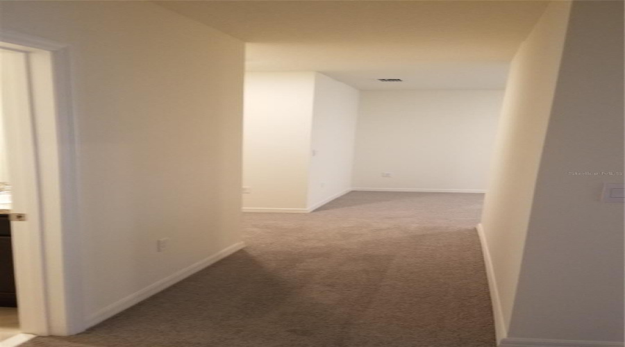 DAVENPORT, Florida 33837, 5 Bedrooms Bedrooms, ,3 BathroomsBathrooms,Residential,For Sale,ROSYDALE,0,MFRS5136492