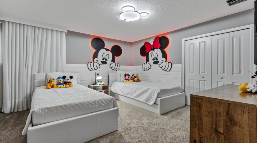 KISSIMMEE, Florida 34746, 8 Bedrooms Bedrooms, ,5 BathroomsBathrooms,Residential,For Sale,STOREY COVE,0,MFRO6353541