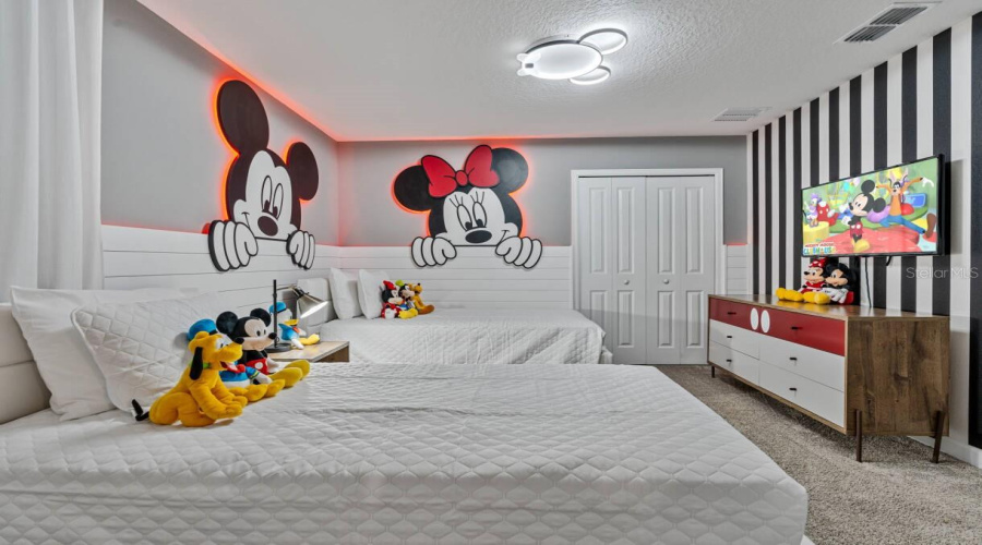 KISSIMMEE, Florida 34746, 8 Bedrooms Bedrooms, ,5 BathroomsBathrooms,Residential,For Sale,STOREY COVE,0,MFRO6353541