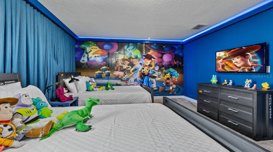 KISSIMMEE, Florida 34746, 8 Bedrooms Bedrooms, ,5 BathroomsBathrooms,Residential,For Sale,STOREY COVE,0,MFRO6353541
